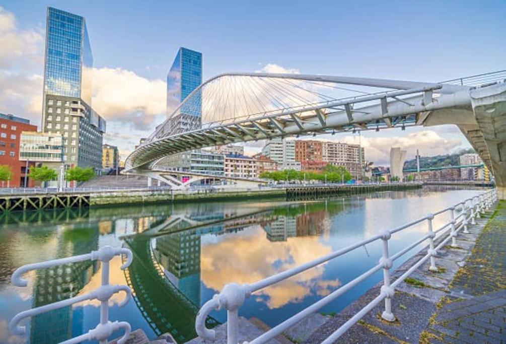 Basurto'S Urban Apartment Bilbao Luaran gambar